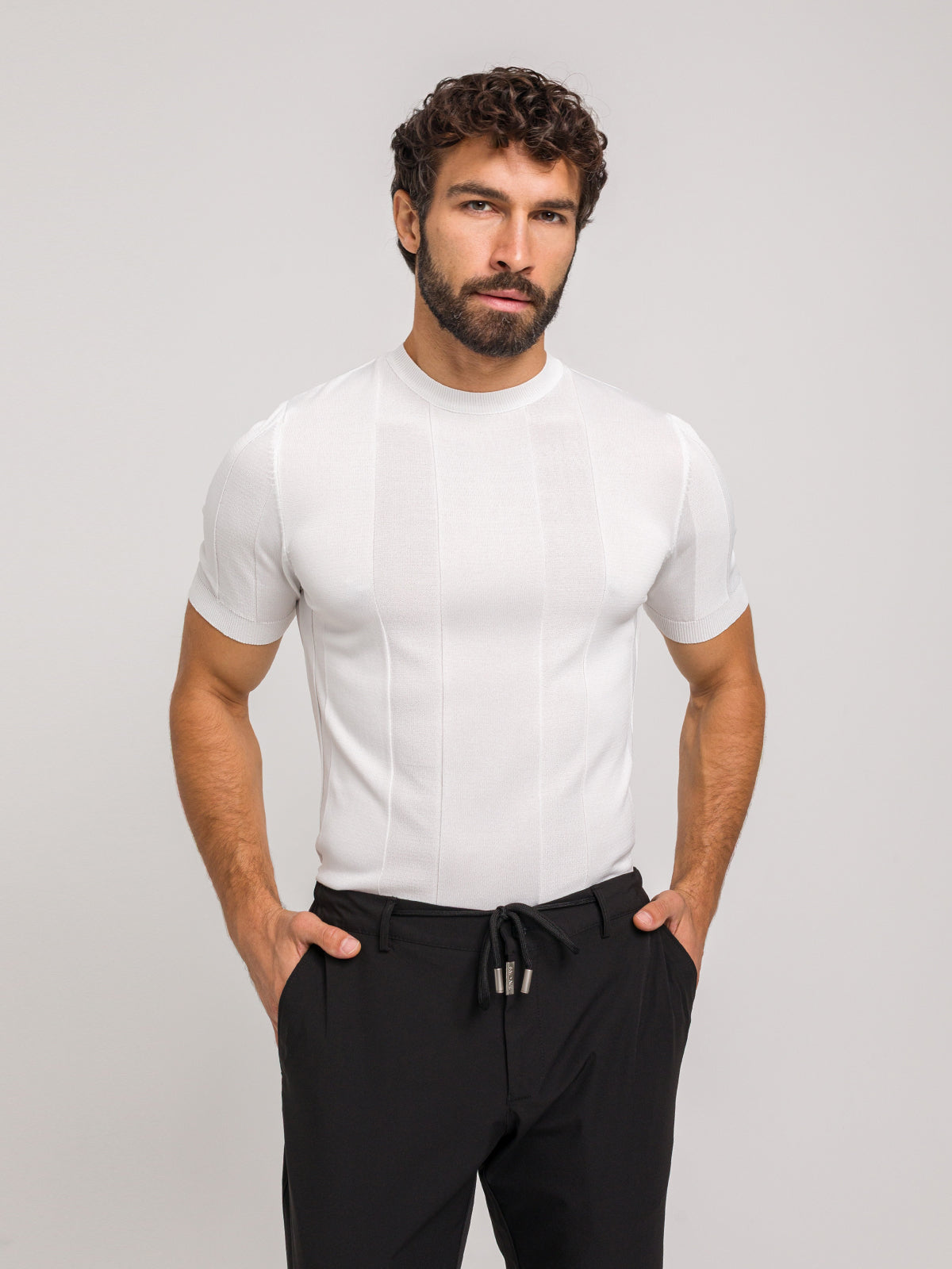 KOSZULKA DOPASOWANA PERFORMANCE BIAŁA