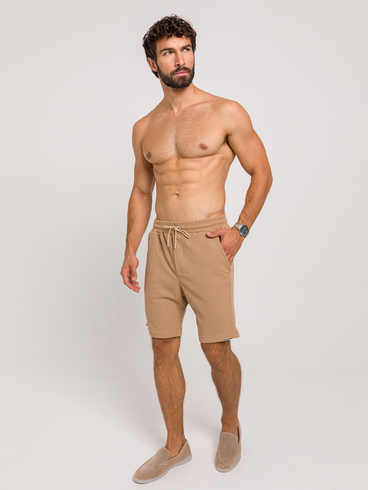 ZESTAW COMO BEŻOWY – KOSZULA Z KRÓTKIM RĘKAWEM + SPODENKI | SAUVAGE PARIS