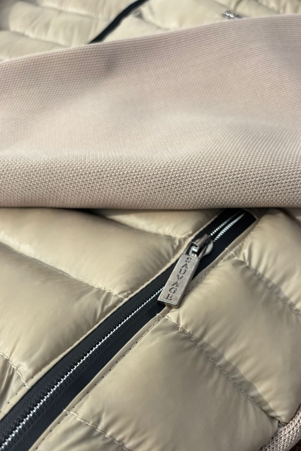 BEIGE PERFORMANCE QUILTED JACKET