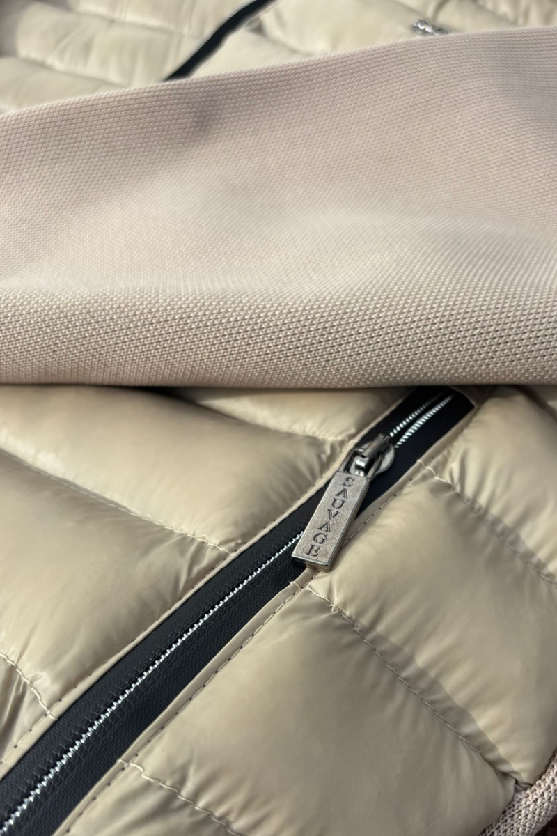BEIGE PERFORMANCE QUILTED JACKET